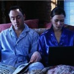 MSca-couple_readingMH900400920