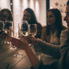 GoodTherapy | A Real Look at Mommy Wine Culture