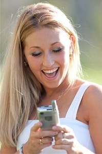 happy-woman-with-cell-phone