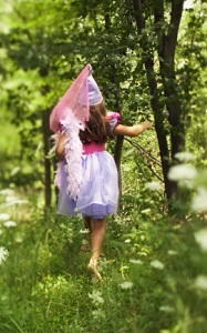 girl-in-princess-dress-in-woods-0627134