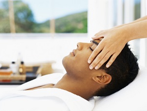 relaxing-head-massage-stress-0613136