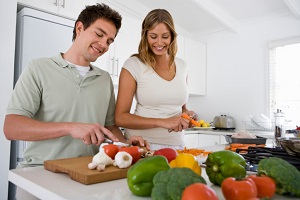 couple-making-dinner-together