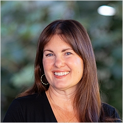 Elizabeth Celaya, AMFT