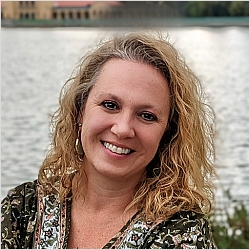 Aimee Aron-Reno, Licensed Professional Counselor