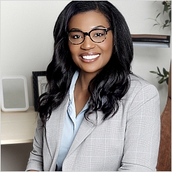 Calandra Hawkins, Associate Licensed Counselor