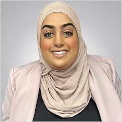 Saamiya Gill, Licensed Master Social Worker