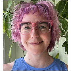 Phoenix Song, LMFT, CHT