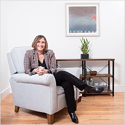 Carolyn Sandel, L​i​c​e​n​s​e​d​ ​I​n​d​e​p​e​n​d​e​n​t​ ​C​l​i​n​i​c​a​l​ ​S​o​c​i​a​l​ ​W​o​r​k​e​r