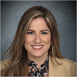 Lina Munoz, Licensed Clinical Social Worker