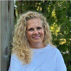 DeeAnn Clarington, Licensed Professional Counselor